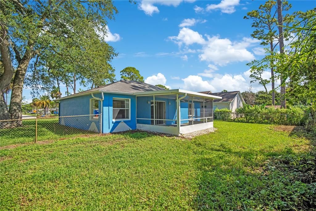 For Sale: $249,900 (2 beds, 2 baths, 1182 Square Feet)