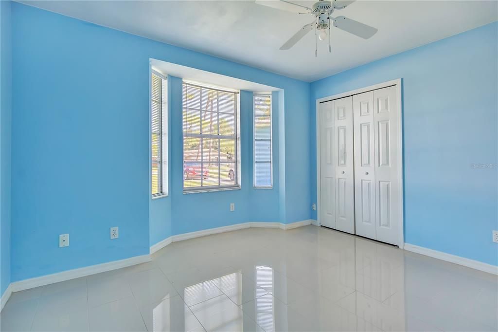 For Sale: $249,900 (2 beds, 2 baths, 1182 Square Feet)