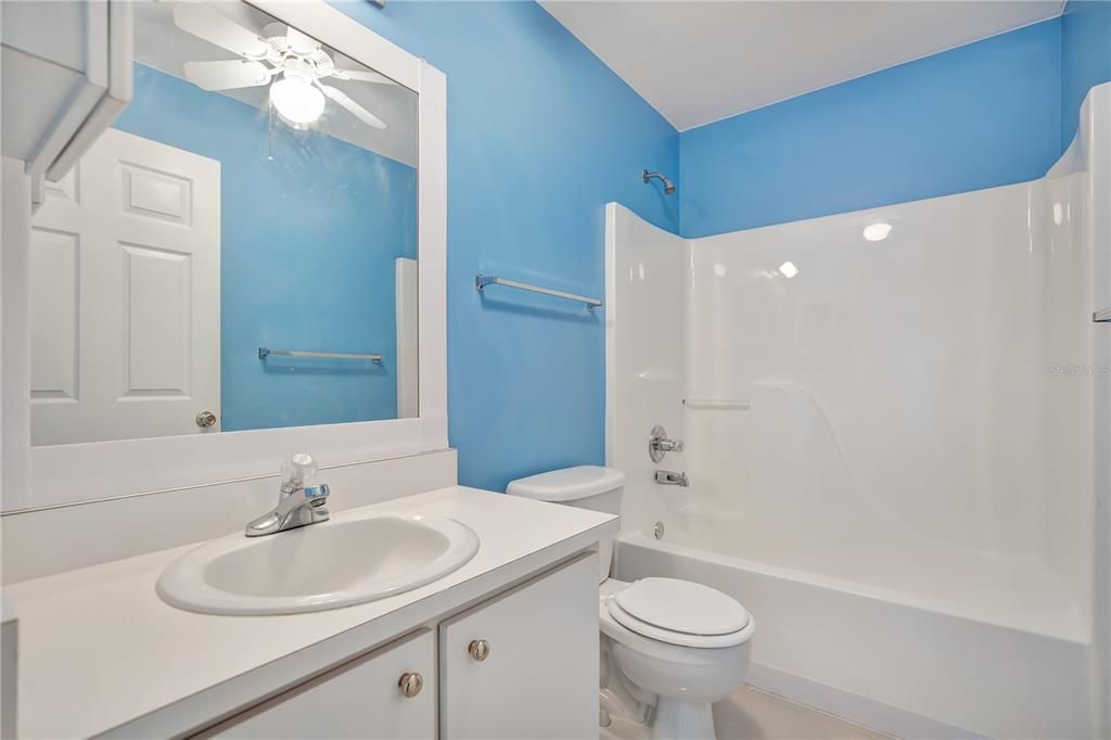For Sale: $249,900 (2 beds, 2 baths, 1182 Square Feet)