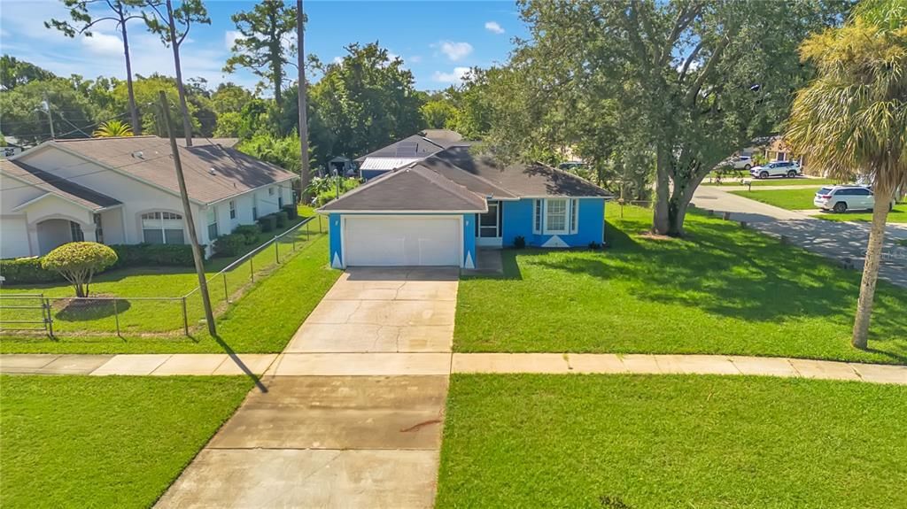 For Sale: $249,900 (2 beds, 2 baths, 1182 Square Feet)
