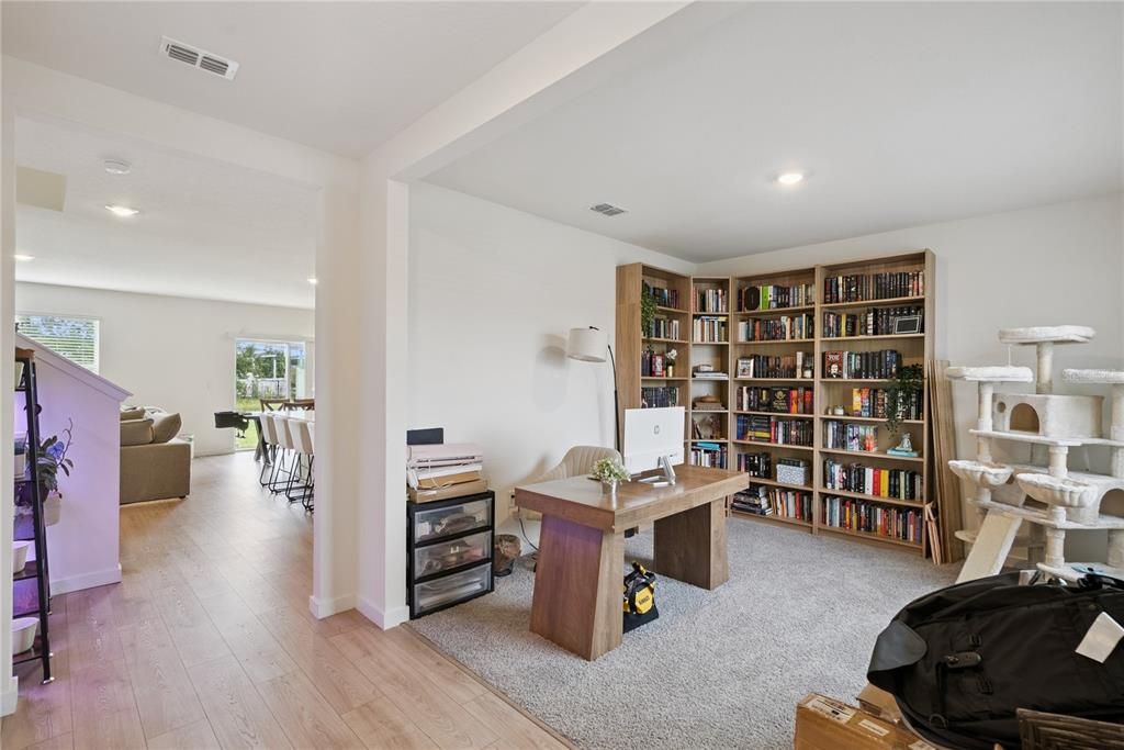 En Venta: $559,900 (5 camas, 3 baños, 2601 Pies cuadrados)