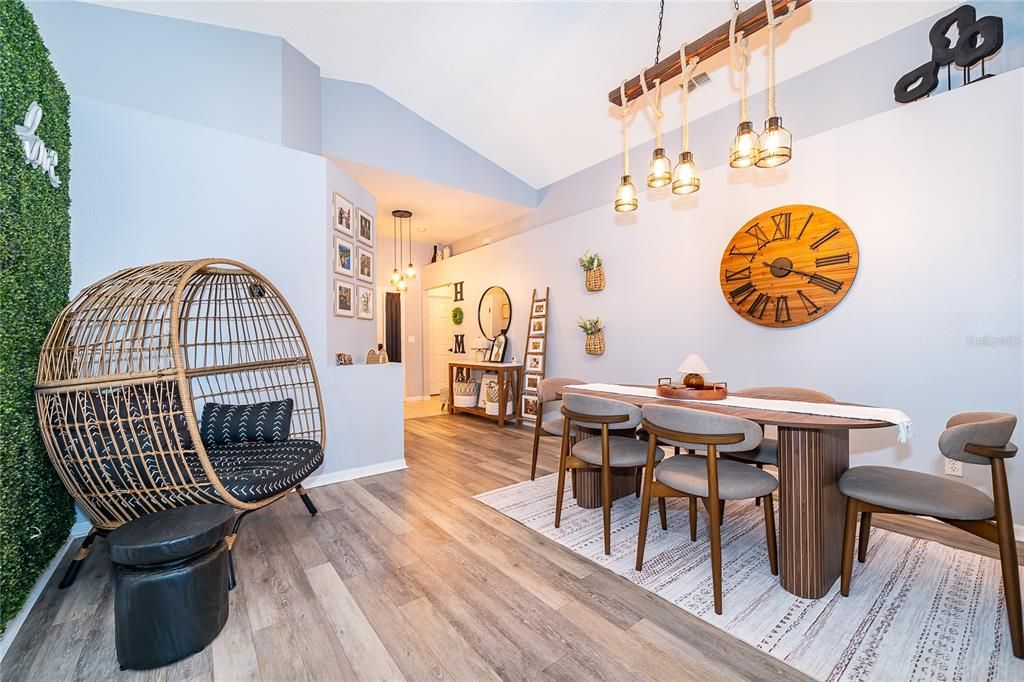 На продажу: $299,900 (3 спален, 2 ванн, 1768 Квадратных фут)