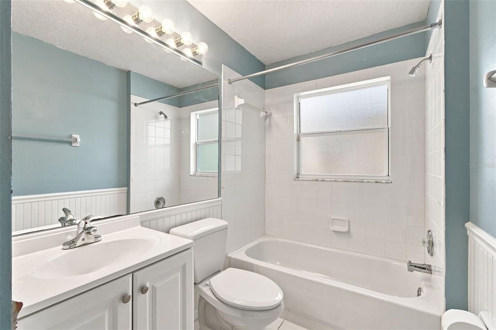 For Sale: $369,900 (4 beds, 3 baths, 1808 Square Feet)