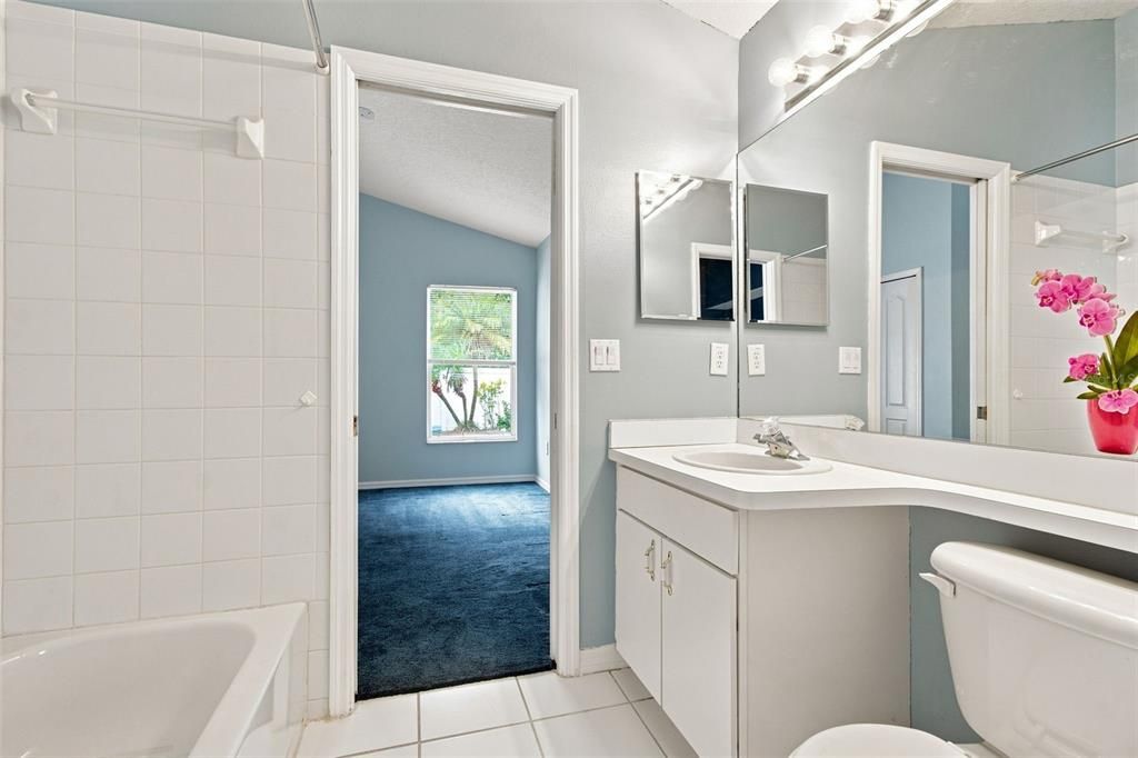 For Sale: $369,900 (4 beds, 3 baths, 1808 Square Feet)