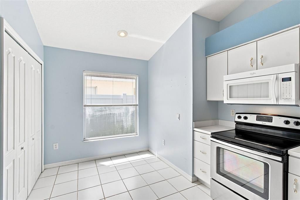For Sale: $369,900 (4 beds, 3 baths, 1808 Square Feet)
