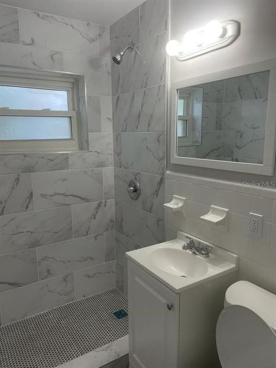 For Rent: $1,500 (2 beds, 1 baths, 806 Square Feet)