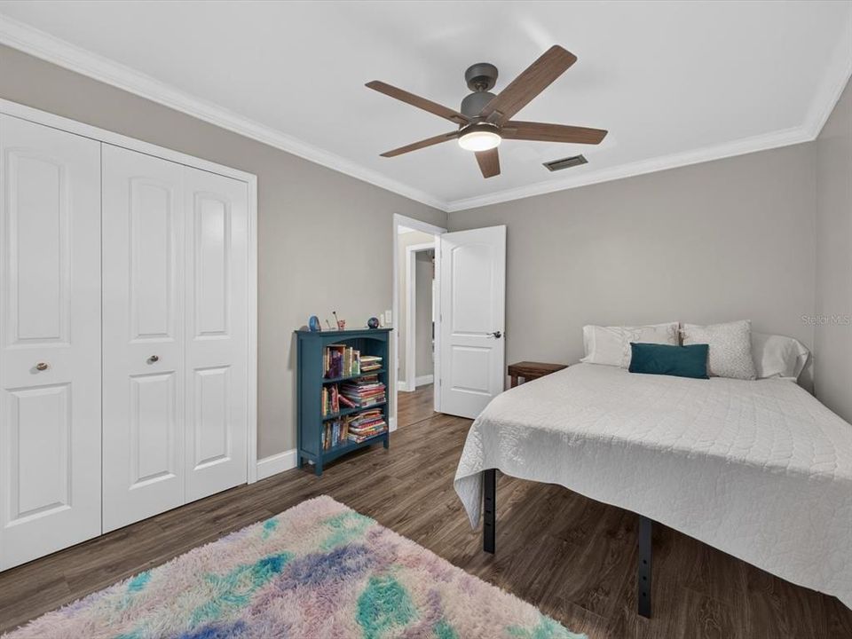 En Venta: $799,000 (4 camas, 2 baños, 2701 Pies cuadrados)