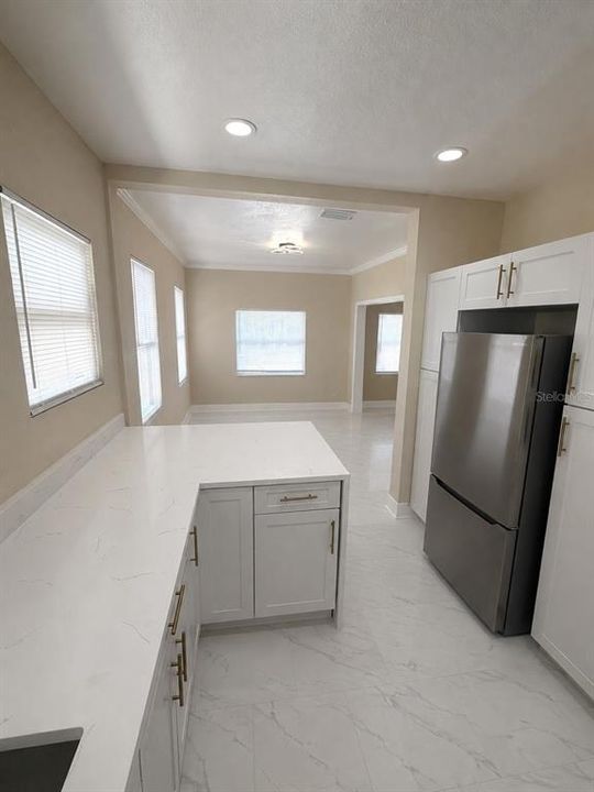 For Sale: $339,999 (3 beds, 2 baths, 1366 Square Feet)