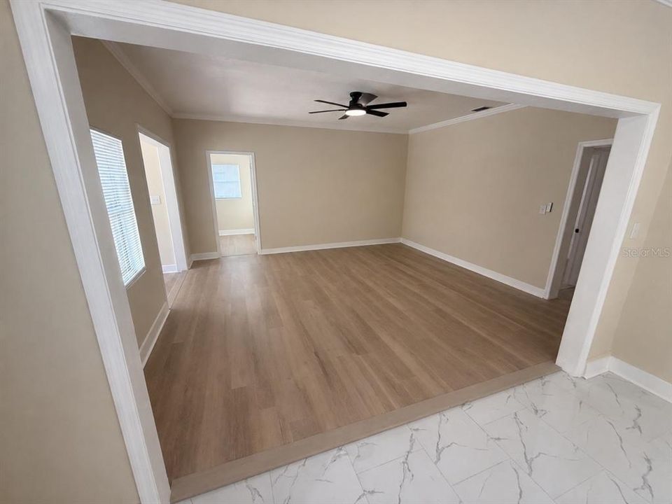 For Sale: $339,999 (3 beds, 2 baths, 1366 Square Feet)
