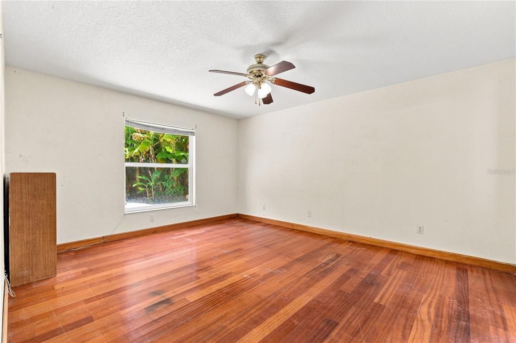 For Sale: $639,000 (3 beds, 2 baths, 1875 Square Feet)