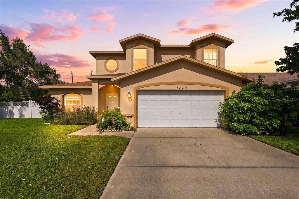 For Sale: $639,000 (3 beds, 2 baths, 1875 Square Feet)