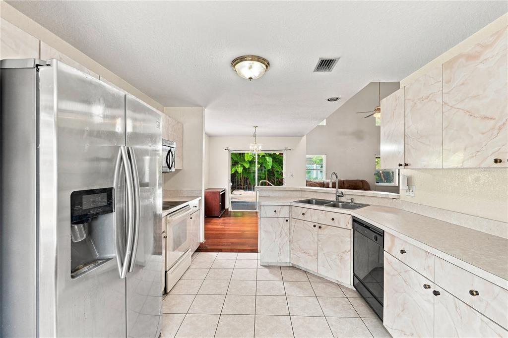 For Sale: $639,000 (3 beds, 2 baths, 1875 Square Feet)