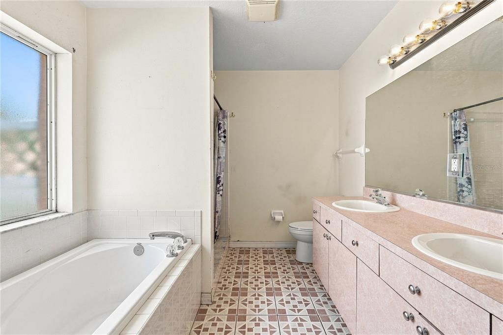For Sale: $639,000 (3 beds, 2 baths, 1875 Square Feet)
