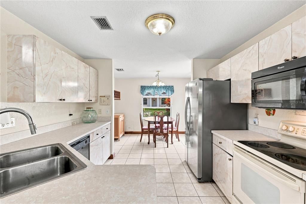 For Sale: $639,000 (3 beds, 2 baths, 1875 Square Feet)