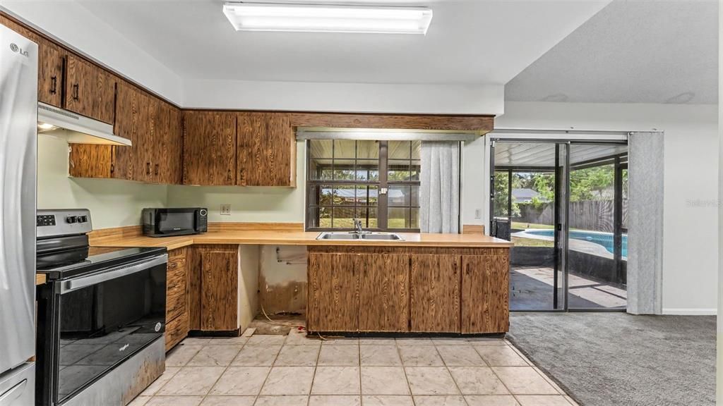 На продажу: $325,000 (3 спален, 2 ванн, 1393 Квадратных фут)