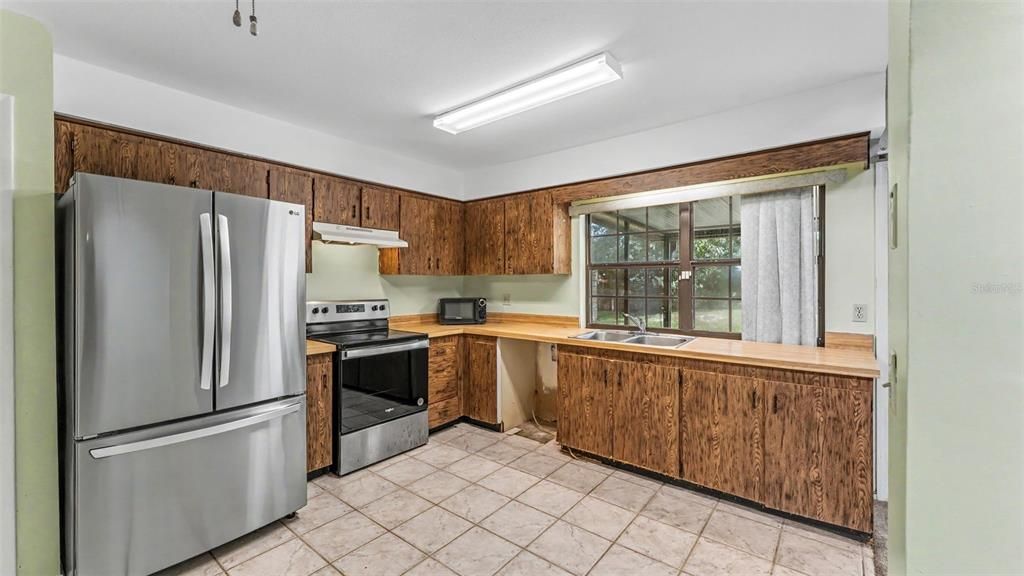 На продажу: $325,000 (3 спален, 2 ванн, 1393 Квадратных фут)