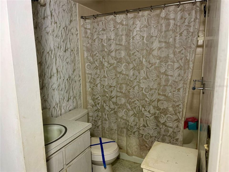 For Sale: $72,590 (1 beds, 1 baths, 844 Square Feet)
