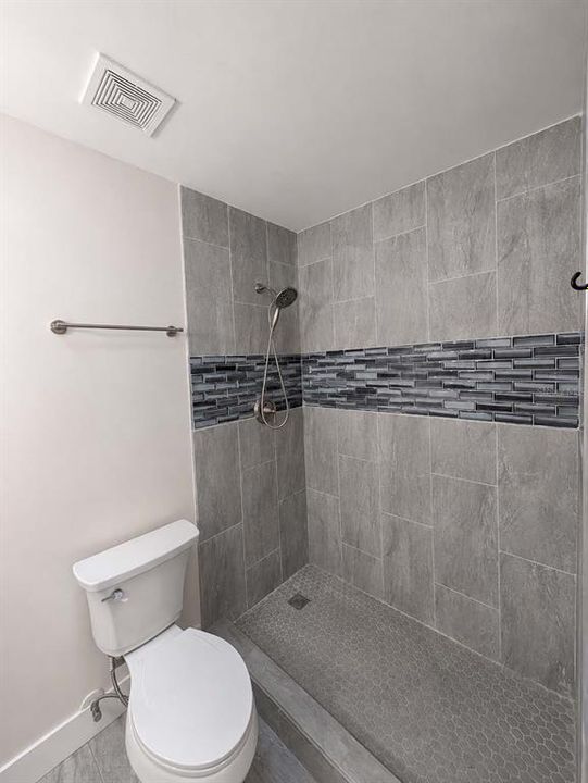 En Venta: $245,000 (3 camas, 2 baños, 1144 Pies cuadrados)