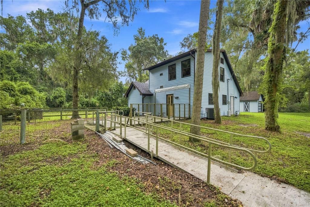 For Sale: $194,900 (2 beds, 2 baths, 1423 Square Feet)
