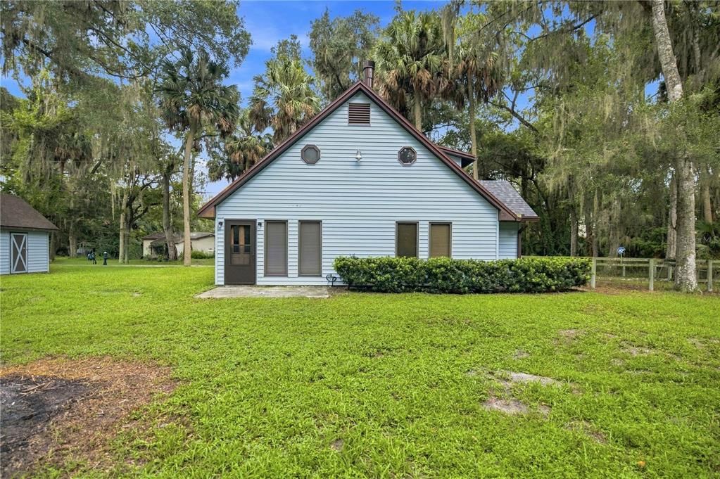 For Sale: $194,900 (2 beds, 2 baths, 1423 Square Feet)