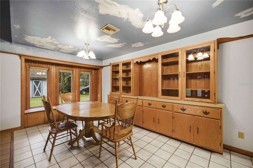 For Sale: $194,900 (2 beds, 2 baths, 1423 Square Feet)