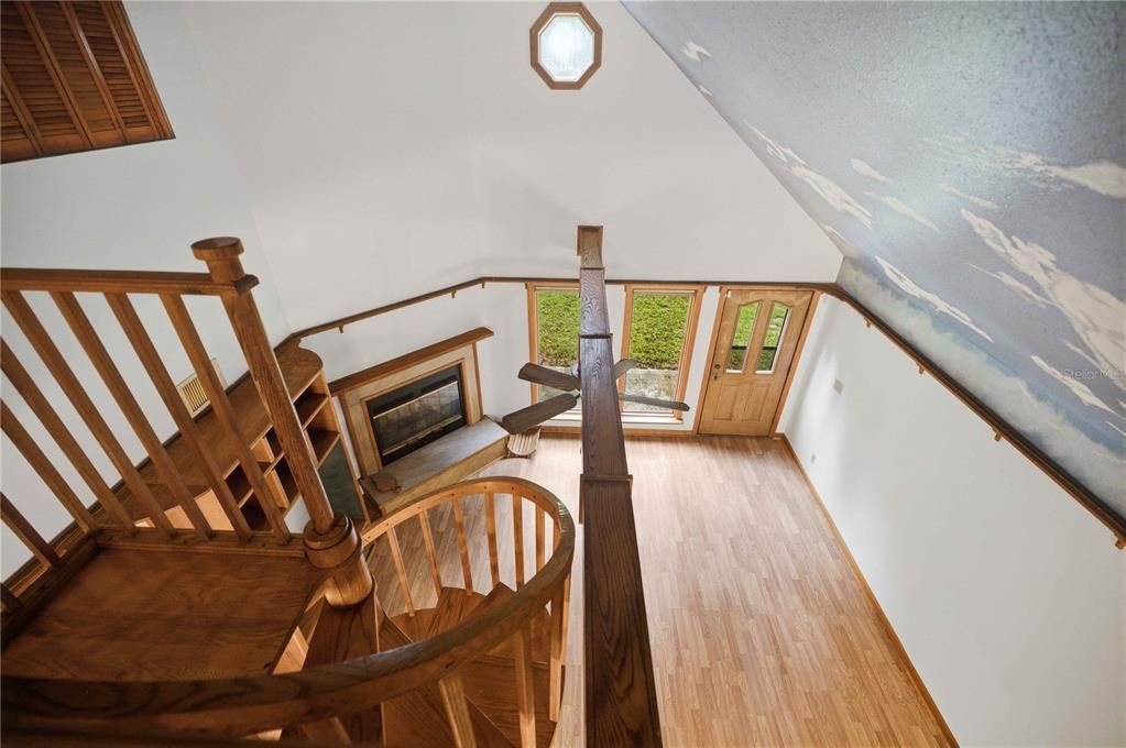 For Sale: $194,900 (2 beds, 2 baths, 1423 Square Feet)