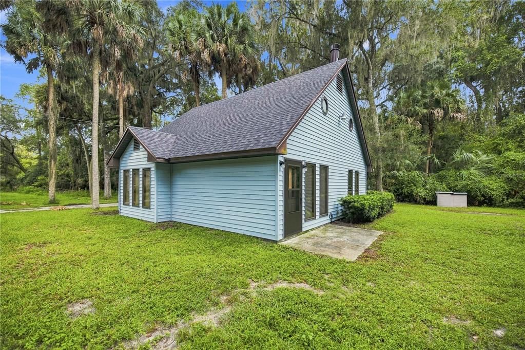 For Sale: $194,900 (2 beds, 2 baths, 1423 Square Feet)