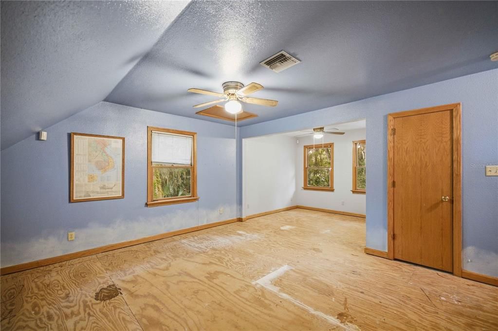 For Sale: $194,900 (2 beds, 2 baths, 1423 Square Feet)