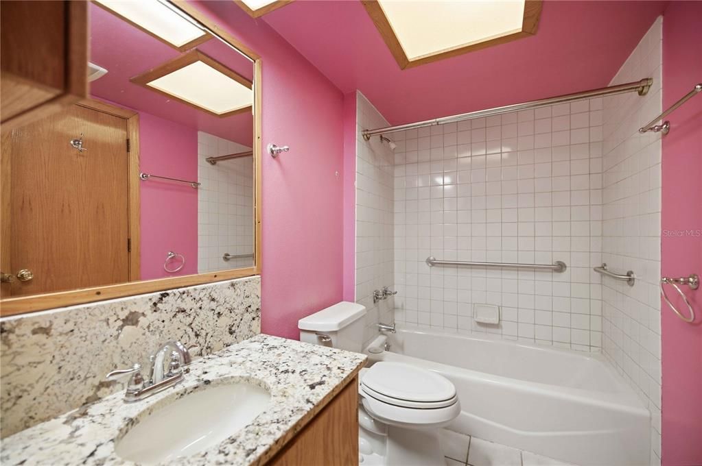 For Sale: $194,900 (2 beds, 2 baths, 1423 Square Feet)