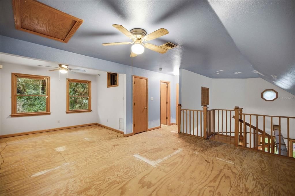 For Sale: $194,900 (2 beds, 2 baths, 1423 Square Feet)