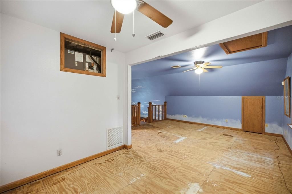 For Sale: $194,900 (2 beds, 2 baths, 1423 Square Feet)