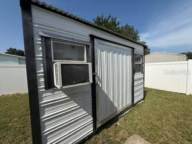 На продажу: $90,000 (1 спален, 2 ванн, 1318 Квадратных фут)