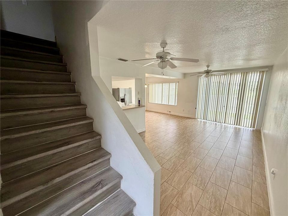 For Sale: $305,000 (4 beds, 3 baths, 1811 Square Feet)