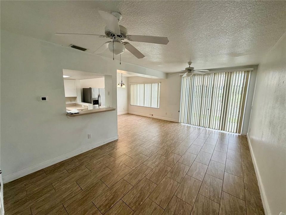 For Sale: $305,000 (4 beds, 3 baths, 1811 Square Feet)
