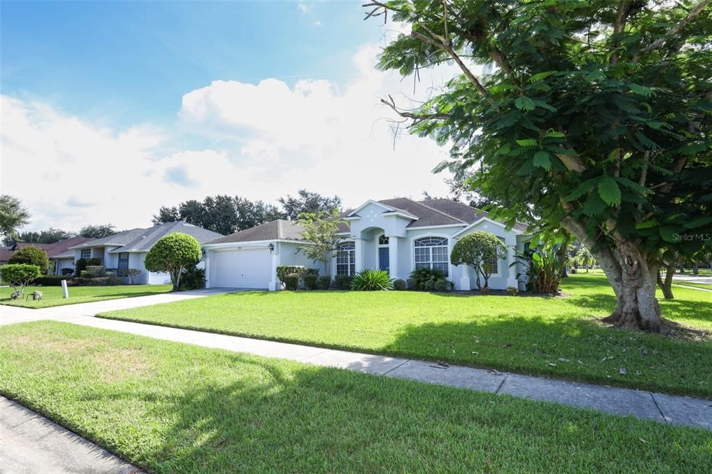 For Rent: $2,200 (3 beds, 2 baths, 2236 Square Feet)