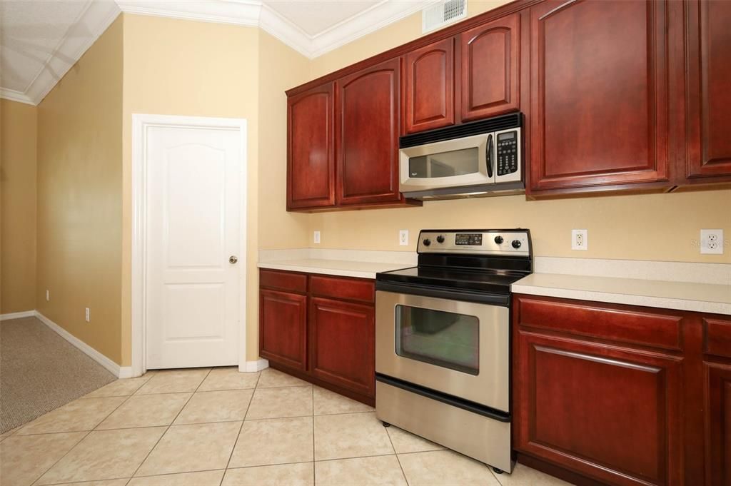 For Rent: $2,200 (3 beds, 2 baths, 2236 Square Feet)