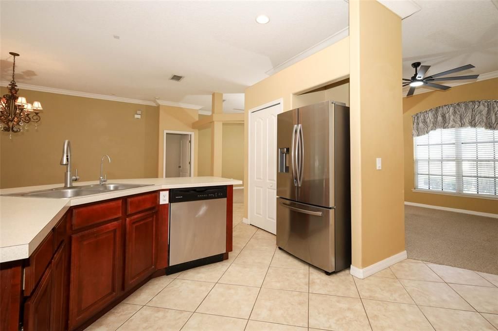 For Rent: $2,200 (3 beds, 2 baths, 2236 Square Feet)
