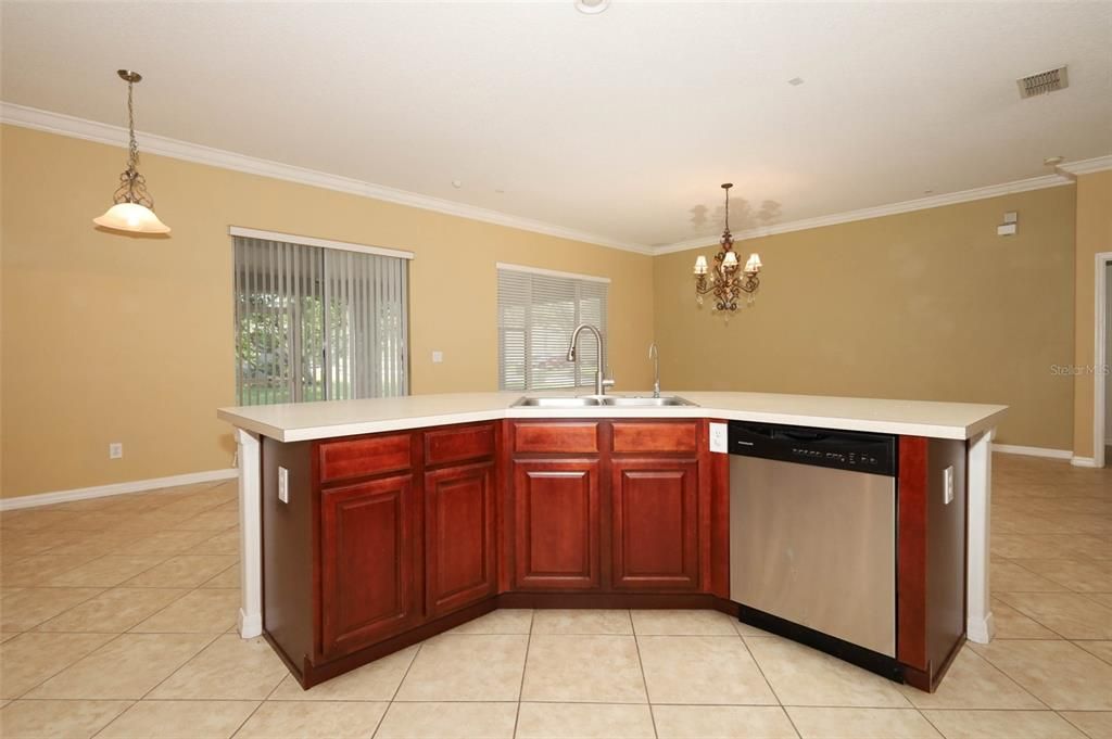 For Rent: $2,200 (3 beds, 2 baths, 2236 Square Feet)