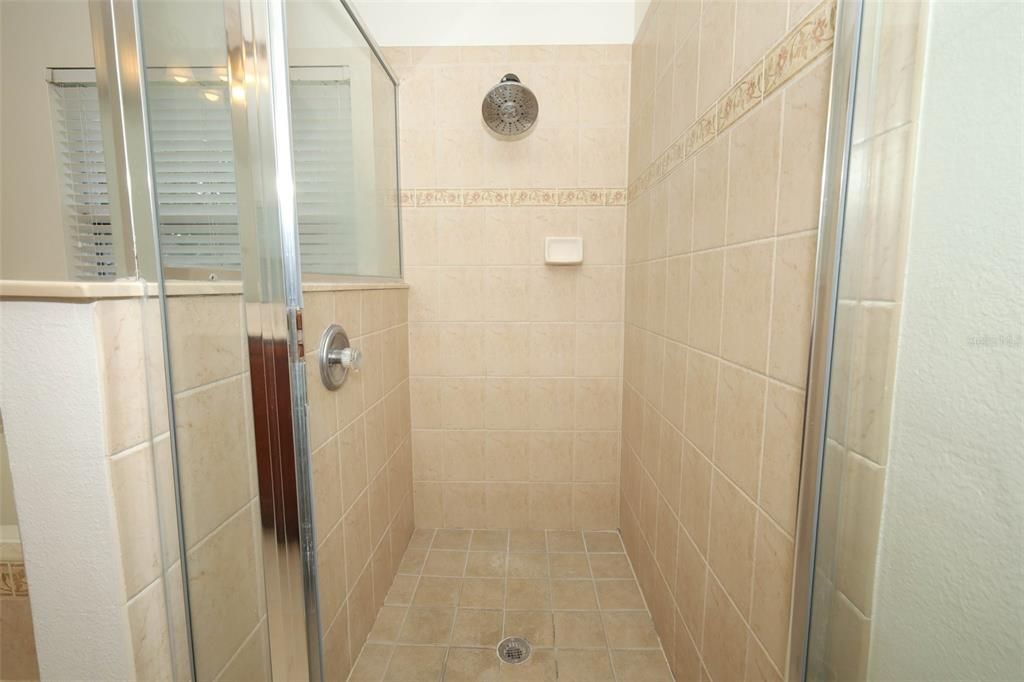 For Rent: $2,200 (3 beds, 2 baths, 2236 Square Feet)