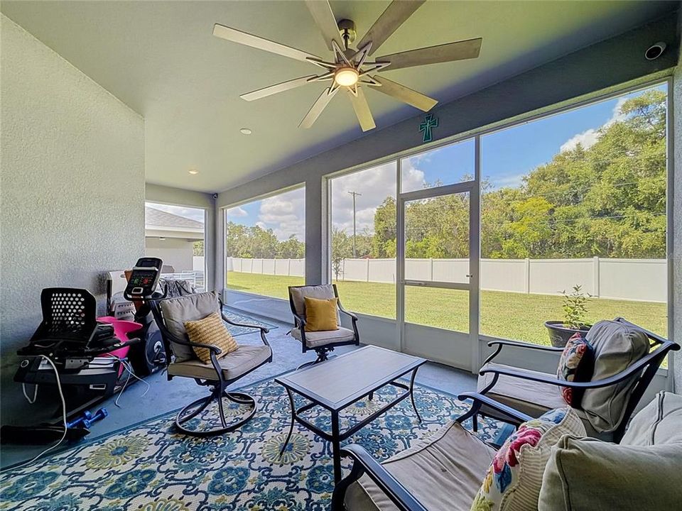 For Sale: $379,999 (4 beds, 3 baths, 2034 Square Feet)