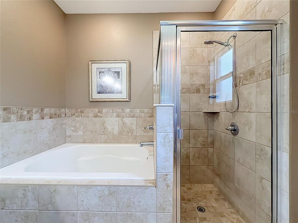 For Sale: $379,999 (4 beds, 3 baths, 2034 Square Feet)