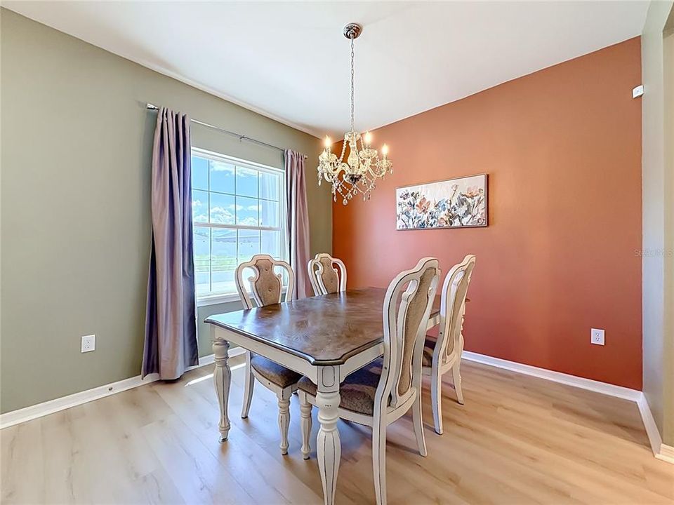 For Sale: $379,999 (4 beds, 3 baths, 2034 Square Feet)