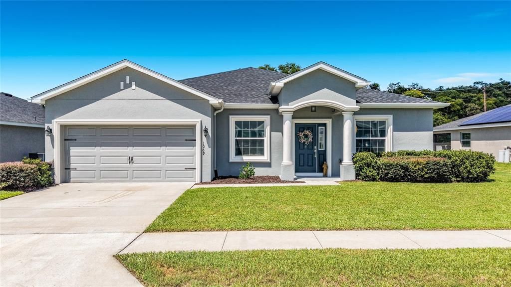 For Sale: $379,999 (4 beds, 3 baths, 2034 Square Feet)