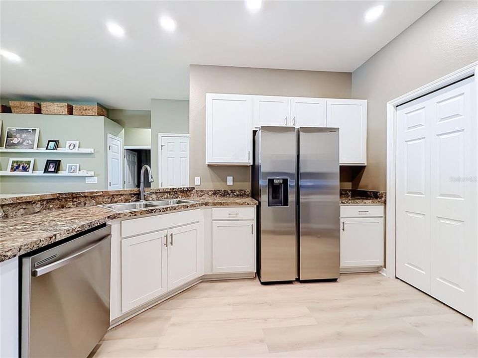 For Sale: $379,999 (4 beds, 3 baths, 2034 Square Feet)