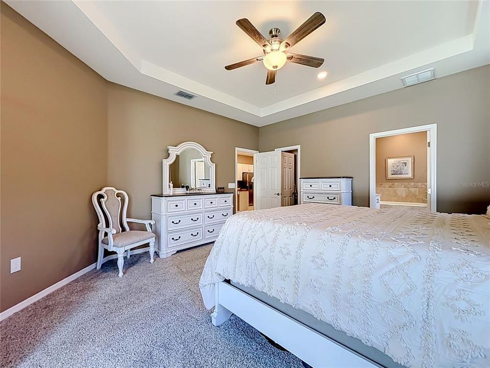 For Sale: $379,999 (4 beds, 3 baths, 2034 Square Feet)