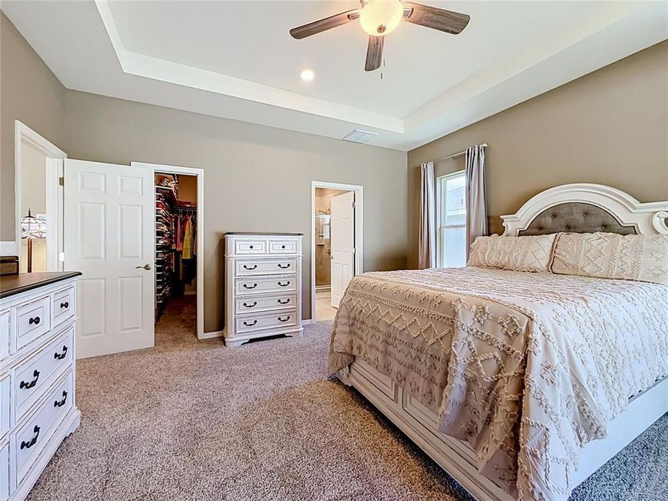 For Sale: $379,999 (4 beds, 3 baths, 2034 Square Feet)