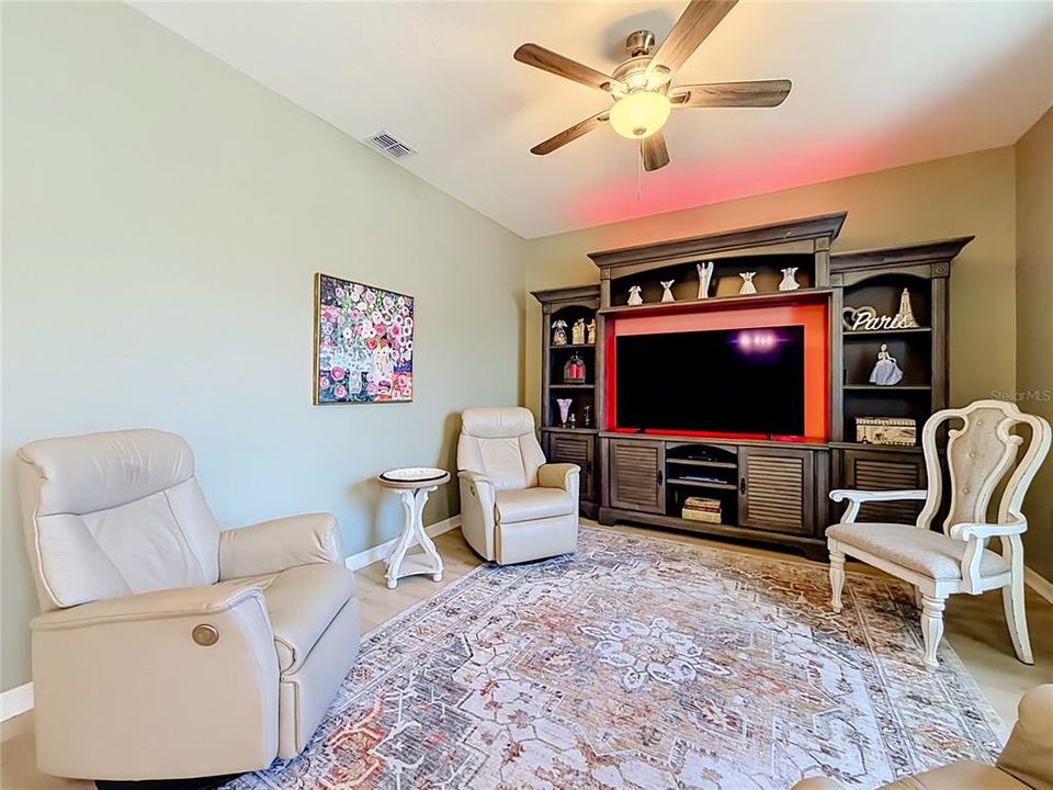 For Sale: $379,999 (4 beds, 3 baths, 2034 Square Feet)