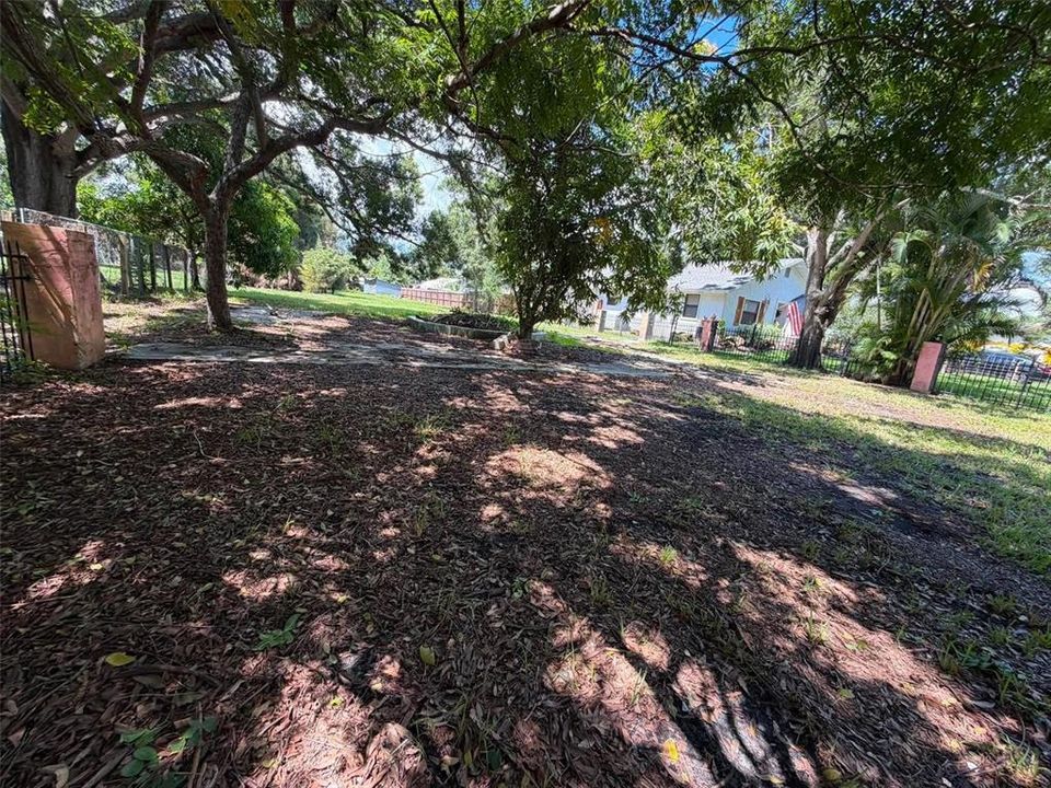 待售: $269,900 (0.45 acres)