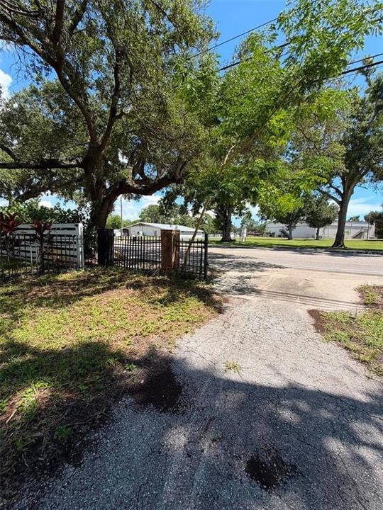 待售: $269,900 (0.45 acres)