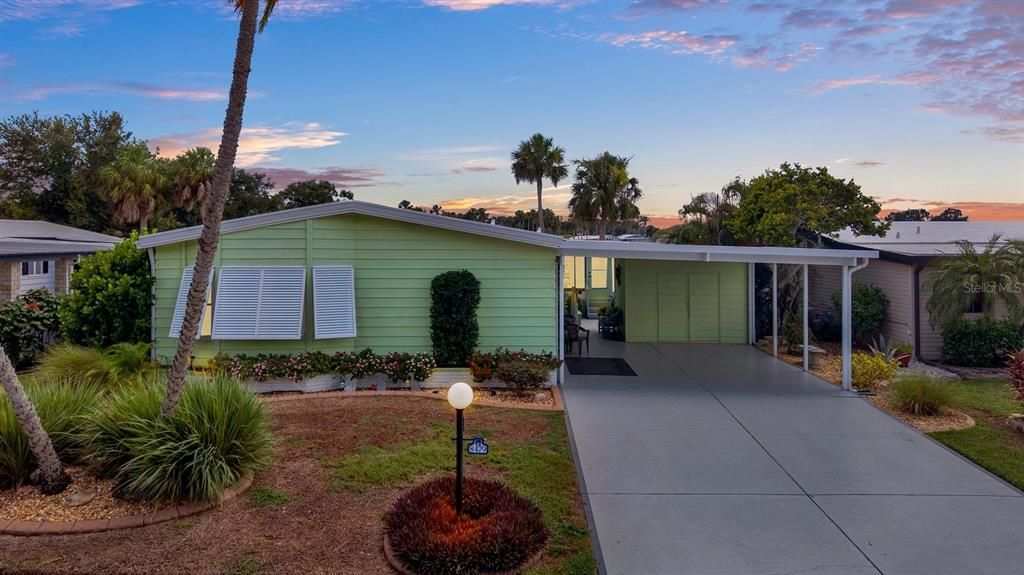For Sale: $299,500 (2 beds, 2 baths, 1434 Square Feet)